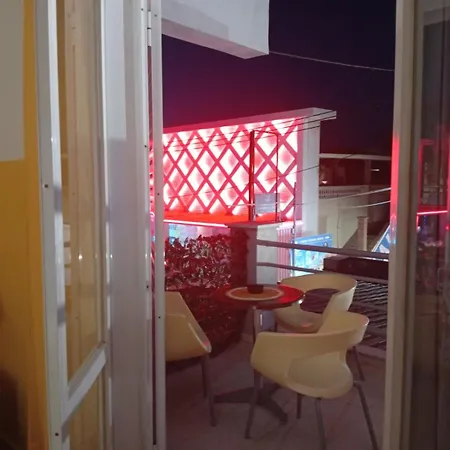 On The Strip-studio 1 Apartman Kávosz