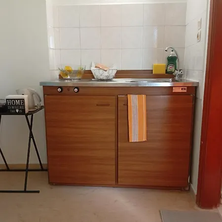 On The Strip-studio 1 Apartman